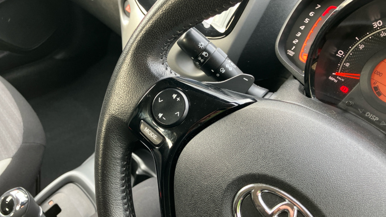 Toyota Aygo 1.0 VVT-i X-Play 5dr x-shift Petrol Hatchback